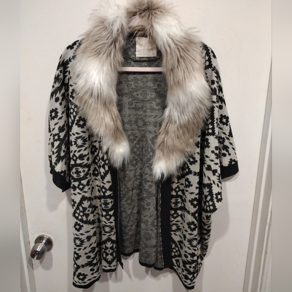 Altr'd State Women's Aztec Print Faux Fur Collar Slouchy Cardigan Sweater Sz M/L - Picture 1 of 8